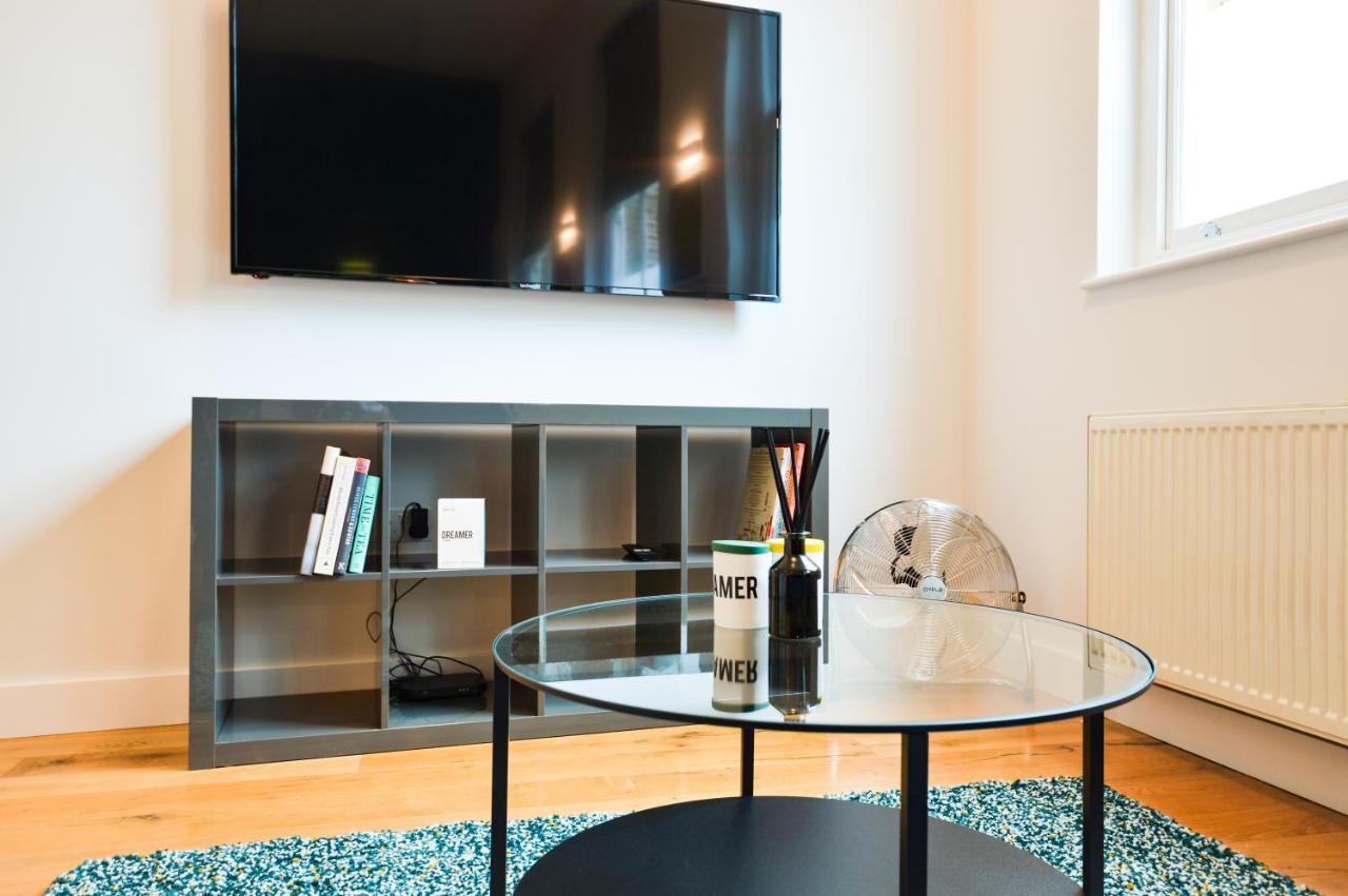 Spacious West Hampstead Apartment With Mezzanine Bedroom By Concept Apartments Londyn Zewnętrze zdjęcie